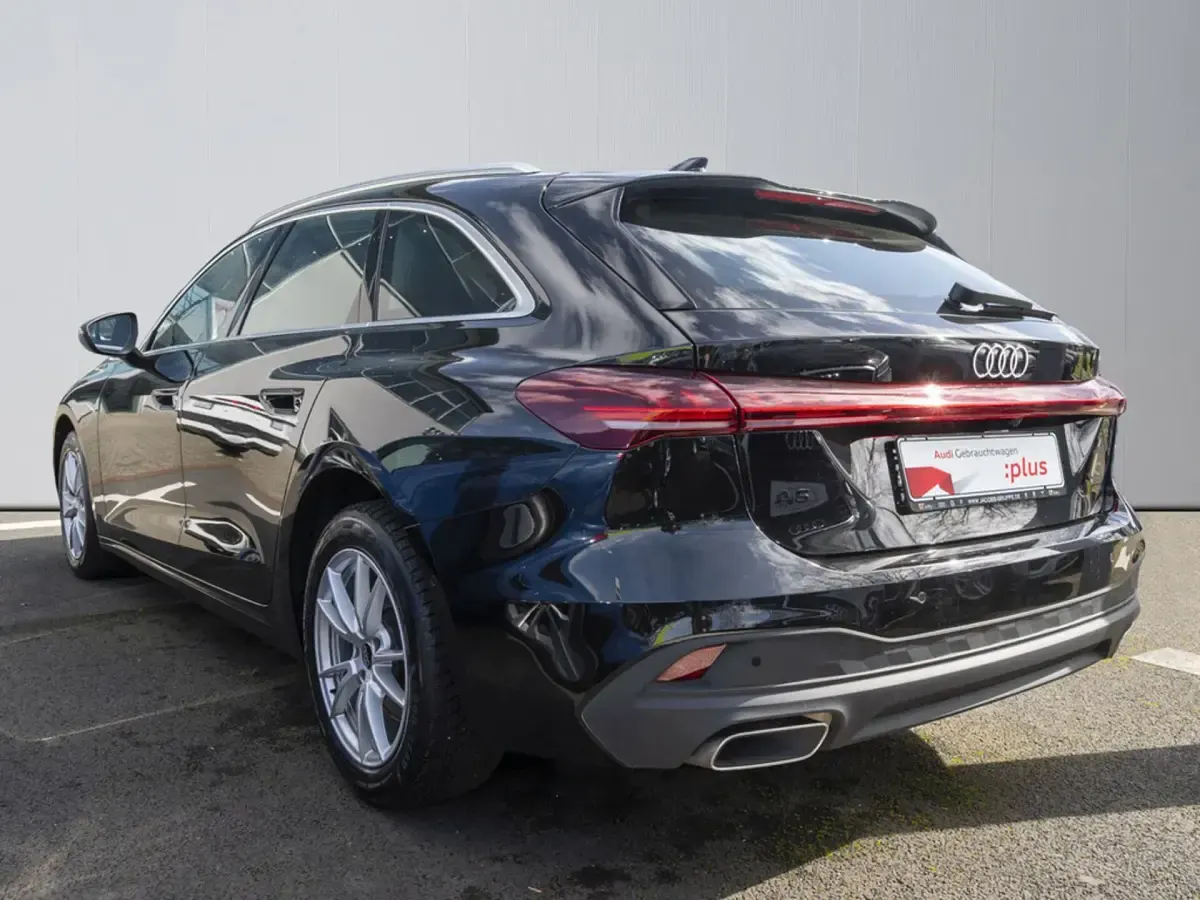Gebraucht Audi A5 204 PS (150 kW) 2025 Mythosschwarz metallic Kombi