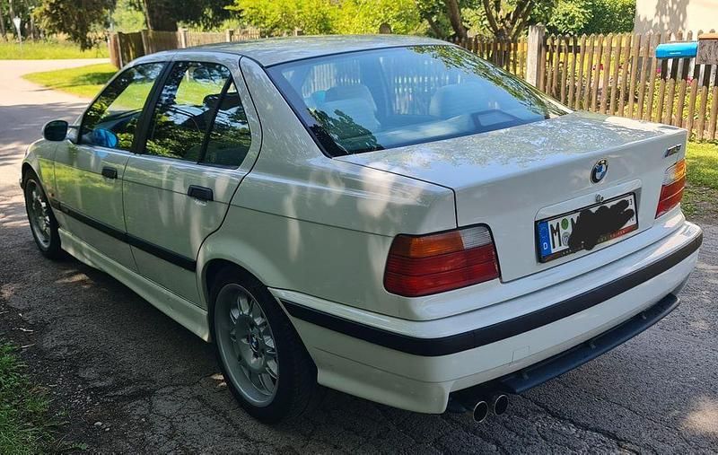Używany BMW M3 Performance 243 KM (178 kW) 1998 Biały Sedan/Limuzyna