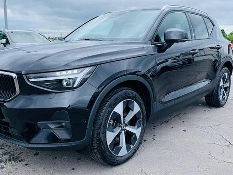 Schwarz Gebraucht 2024 Volvo XC40 SUV | 39.980 € (Etwas zu teuer) - Bild 1/4