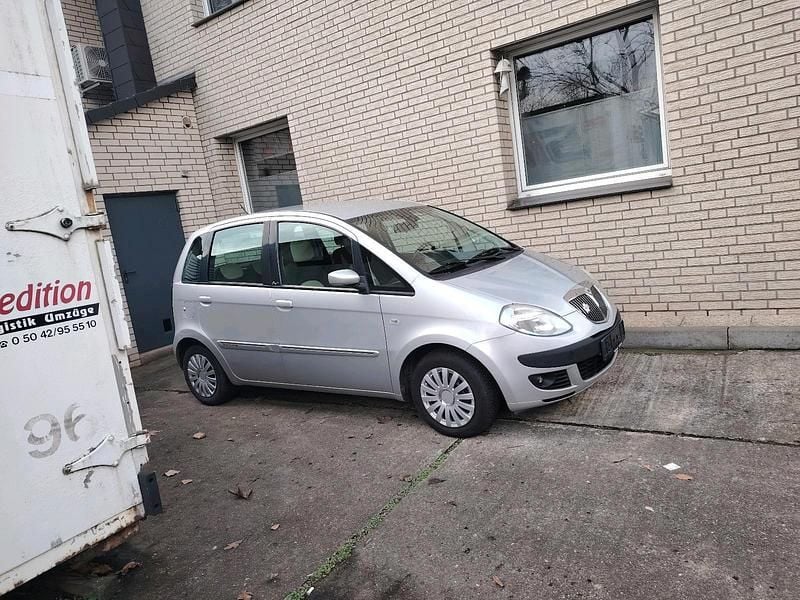 Silber Gebraucht 2005 Lancia Musa Van / Kleinbus | 2.600 € (Superpreis) - Bild 1/4