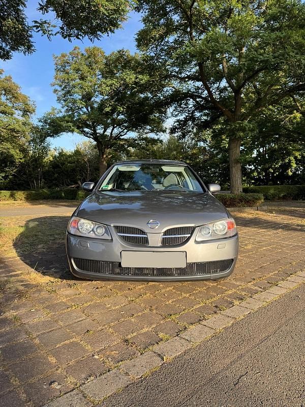 Grau Gebraucht 2004 Nissan Almera Limousine | 2.200 € (Fairer Preis) - Bild 1/4