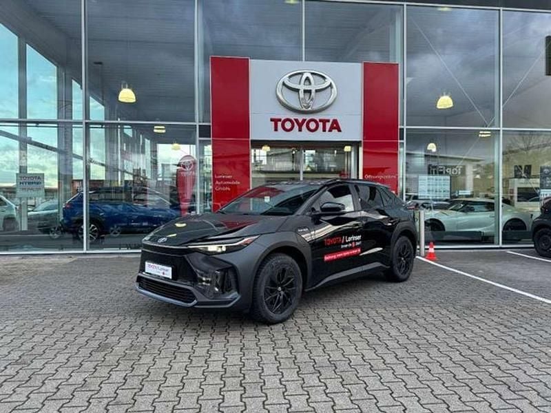 Schwarz Gebraucht 2023 Toyota bZ4X SUV | 29.990 € (Superpreis) - Bild 1/4