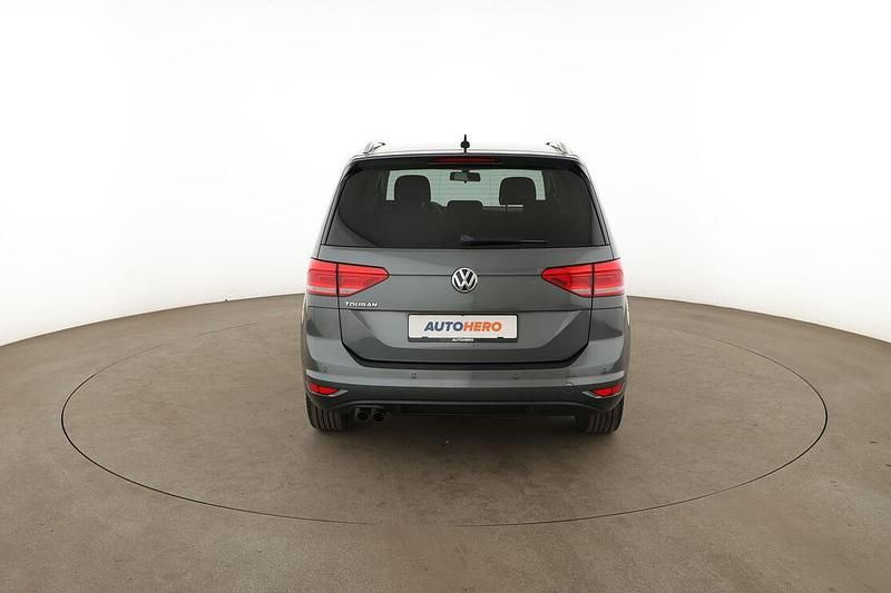 Gebraucht VW Touran Highline 150 PS (110 kW) 2019 Grau Van / Kleinbus