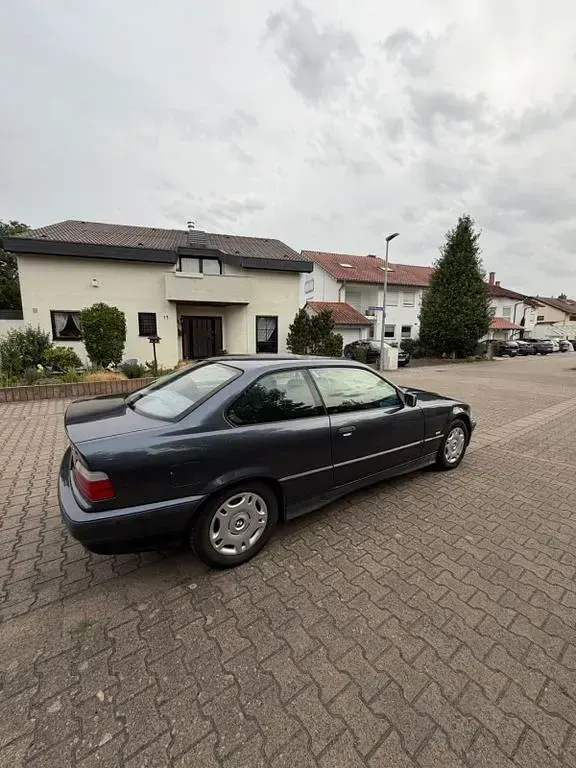 Gebraucht BMW 320 150 PS (110 kW) 1997 Grau Coupé