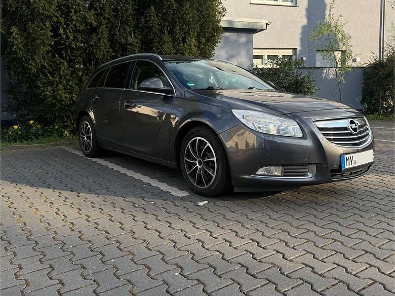 Grau Gebraucht 2009 Opel Insignia Innovation Kombi | 5.200 € (Fairer Preis) - Bild 1/4