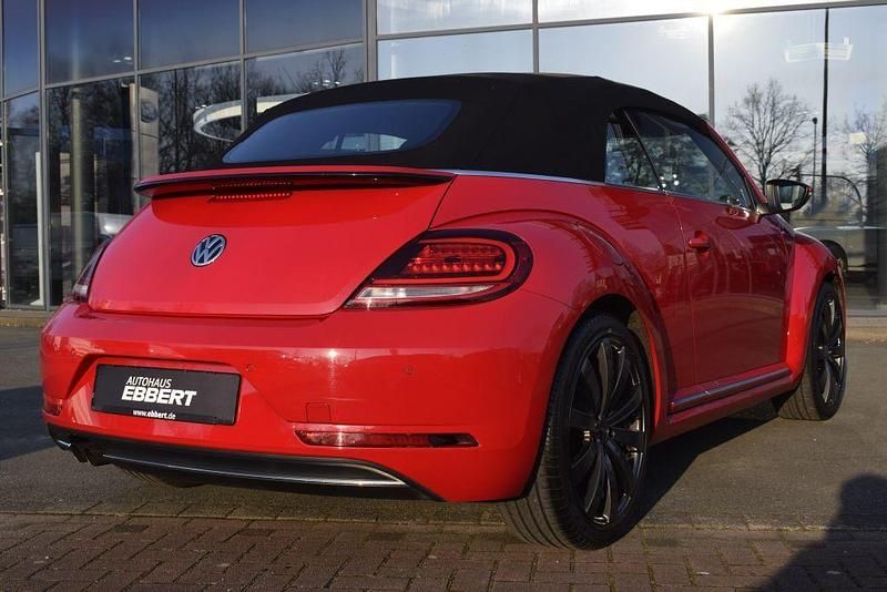 Gebraucht VW Beetle Cabriolet Sound 150 PS (110 kW) 2017 Tornado red Cabrio