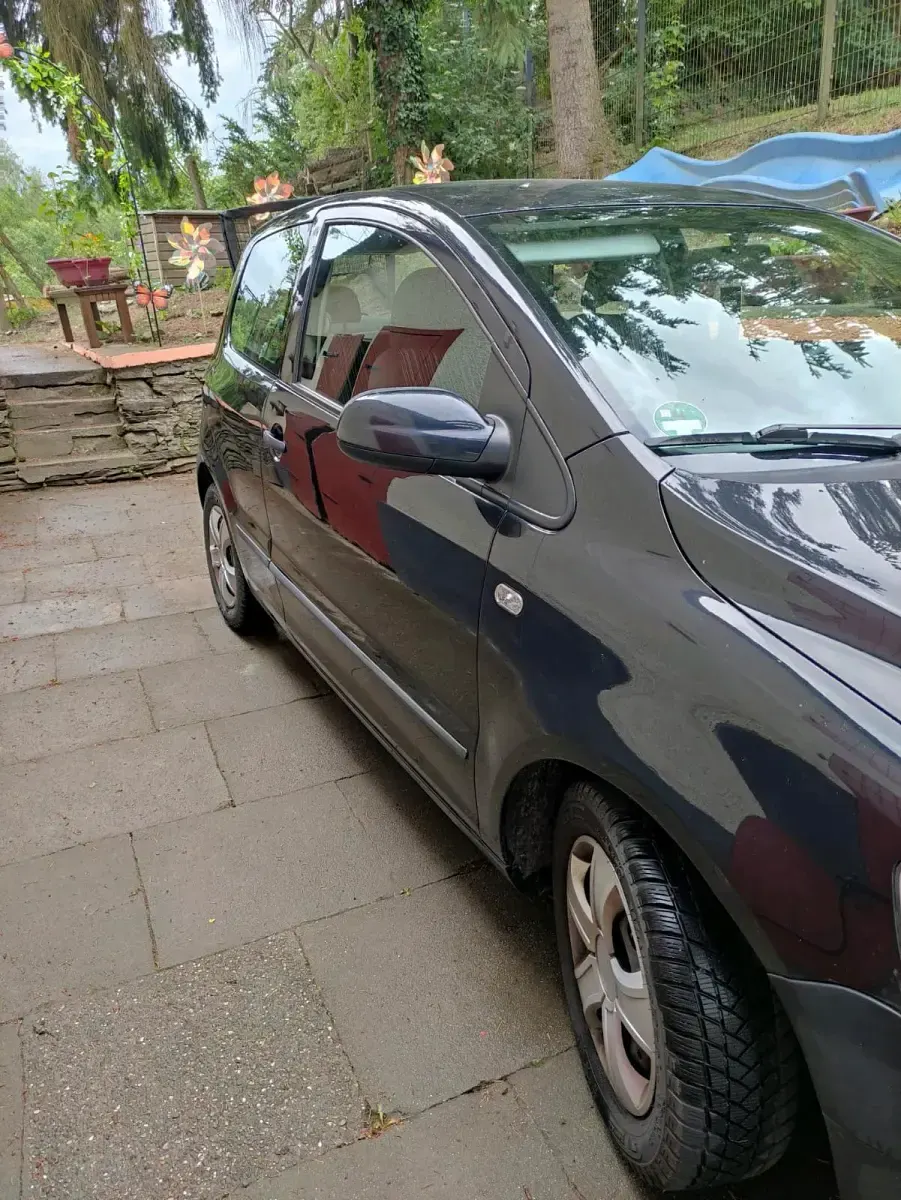 Gebraucht VW Fox 55 PS (40 kW) 2005 Schwarz Kleinwagen