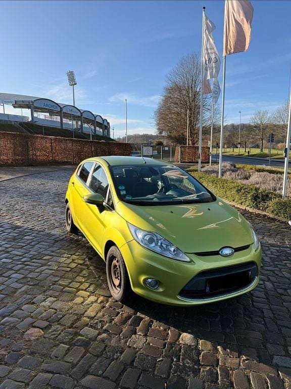 Gebraucht Ford Fiesta Titanium 82 PS (60 kW) 2010 Grün Kleinwagen