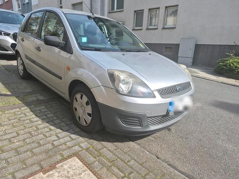 Gebraucht Ford Fiesta 100 PS (73 kW) 2006 Silber Kleinwagen