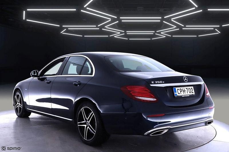 Gebraucht Mercedes E350 Avantgarde 211 PS (155 kW) 2016 Blau Limousine