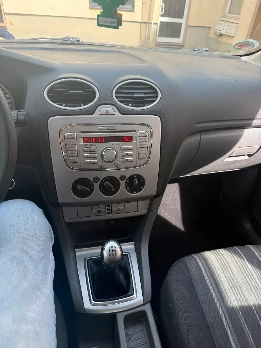 Używany Ford Focus 80 KM (58 kW) 2008 Niebieski Hatchback