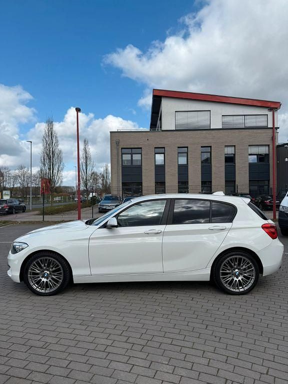 Gebraucht BMW 116 Advantage 109 PS (80 kW) 2015 Weiß Kleinwagen