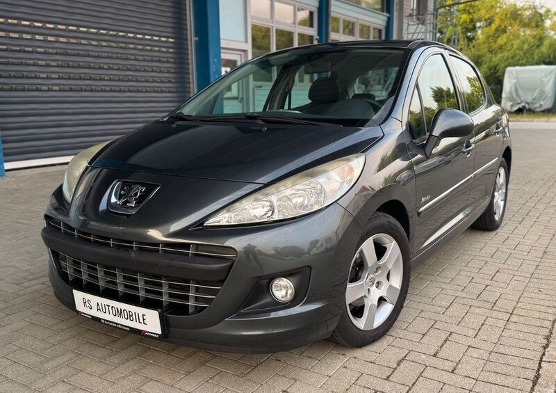 Grau Gebraucht 2012 Peugeot 207 Forever Limousine | 4.290 € (Fairer Preis) - Bild 1/4