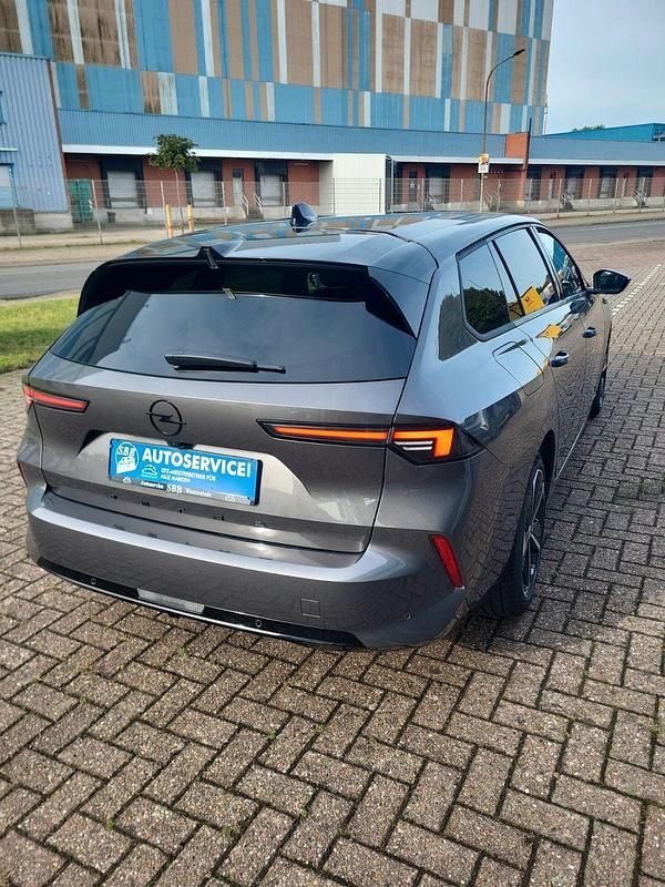 Gebraucht Opel Astra 131 PS (96 kW) 2024 Grau Kombi