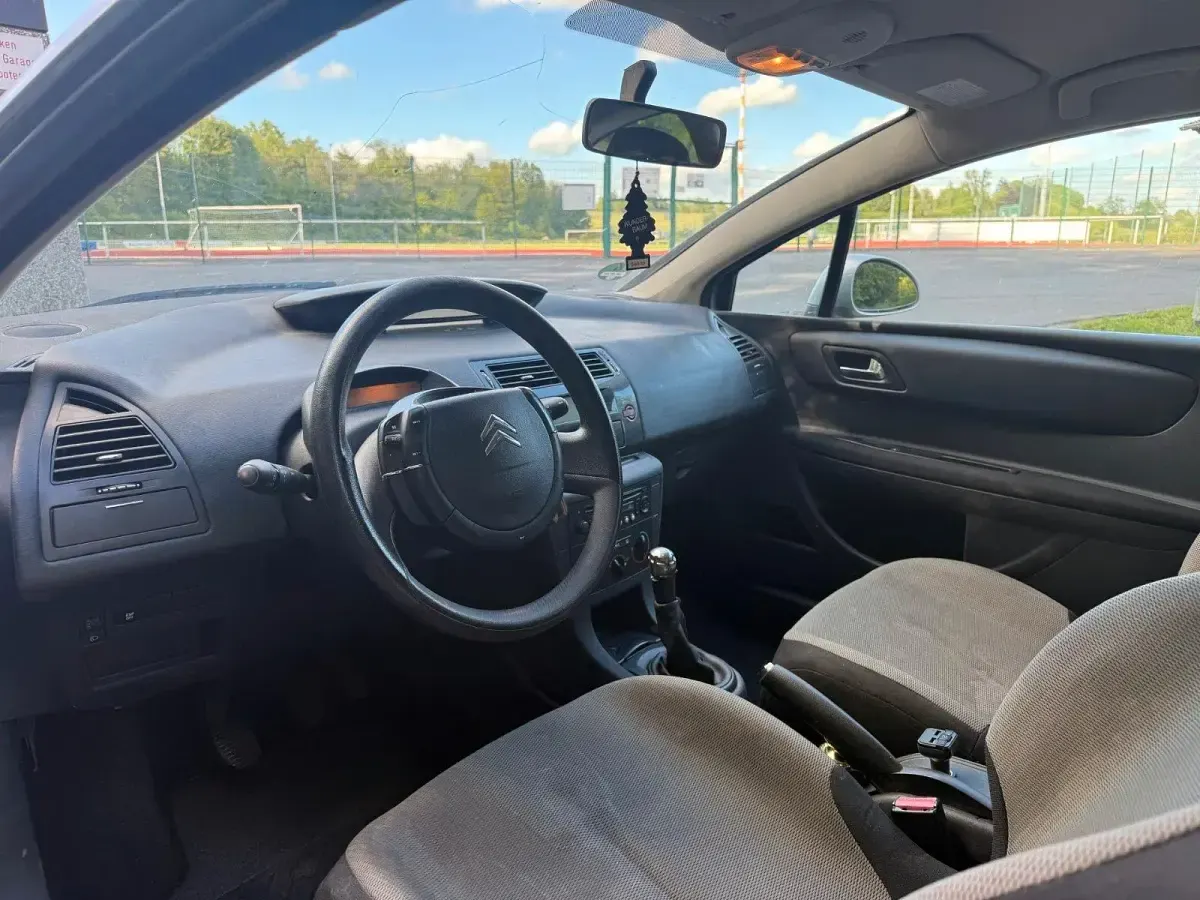 Gebraucht Citroën C4 88 PS (64 kW) 2007 Silber Kleinwagen