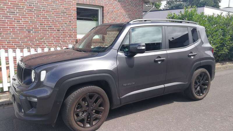 Grau Gebraucht 2020 Jeep Renegade Limited SUV | 17.000 € (Superpreis) - Bild 1/4