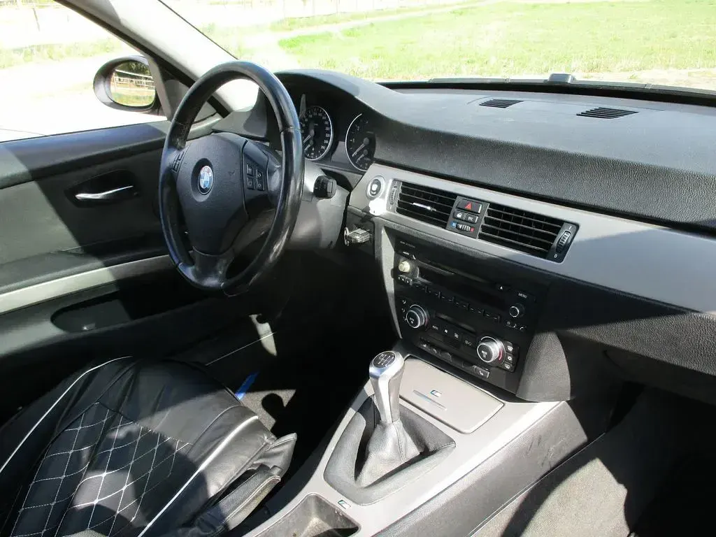 Gebraucht BMW 318 129 PS (94 kW) 2007 Blau Limousine