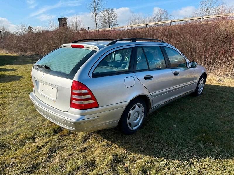Gebraucht Mercedes C180 130 PS (95 kW) 2002 Silber Kombi