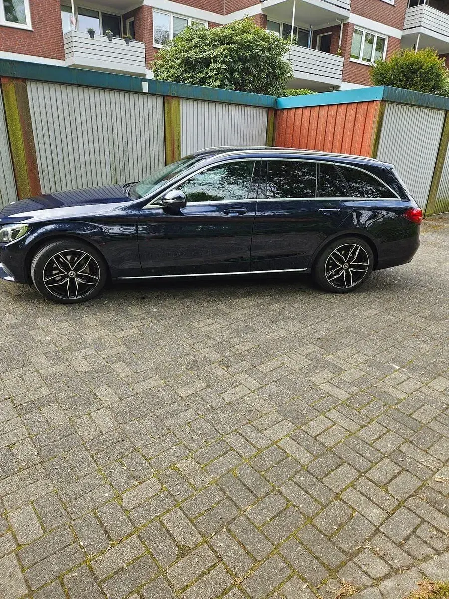 Gebraucht Mercedes C250 211 PS (155 kW) 2016 Blau Kombi