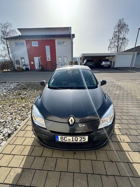 Gebraucht Renault Mégane III 101 PS (74 kW) 2011 Limousine