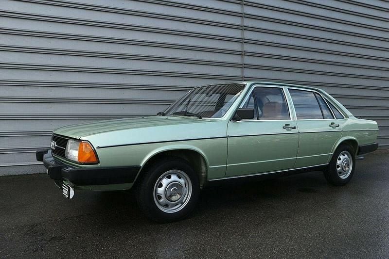 Second-hand Audi 100 86 CP (63 kW) 1979 Argintiu Berlinǎ