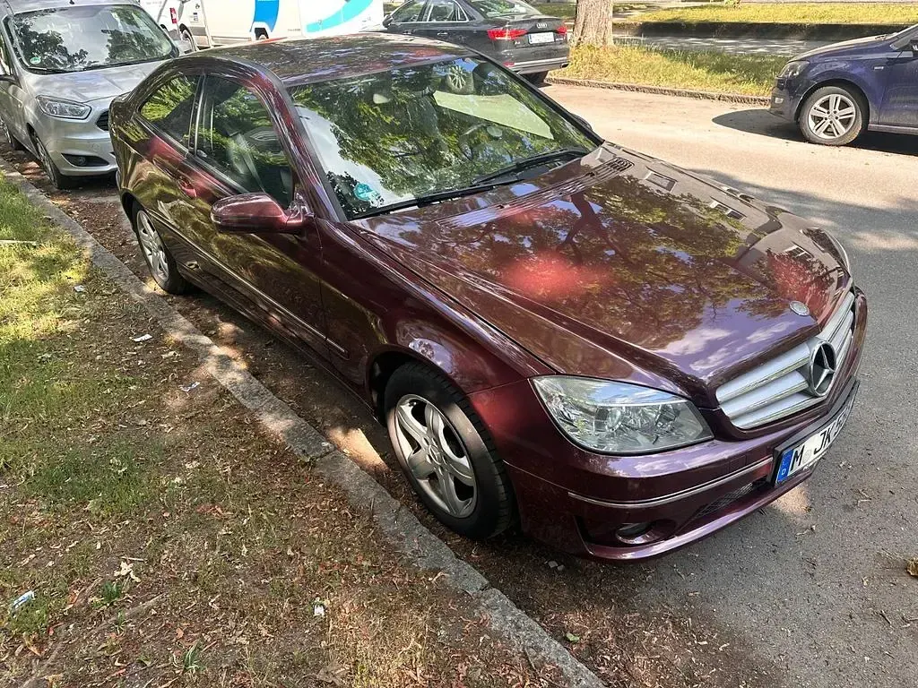 Gebraucht Mercedes C180 156 PS (114 kW) 2008 Rot Coupé
