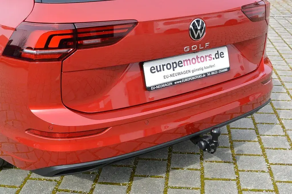 Neu VW Golf VIII Edition 116 PS (85 kW) 2026 Kings red metallic Kombi