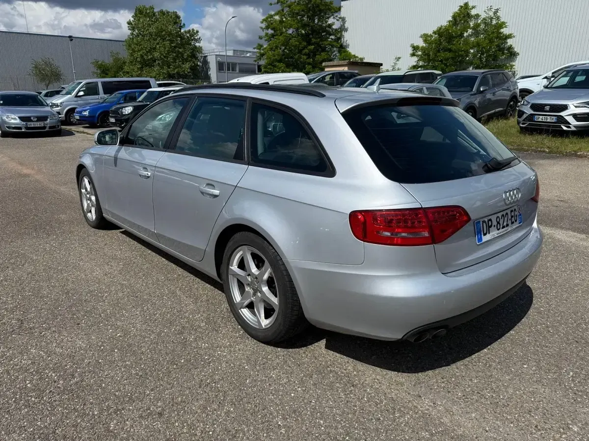 Gebraucht Audi A4 143 PS (105 kW) 2010 Silber Kombi