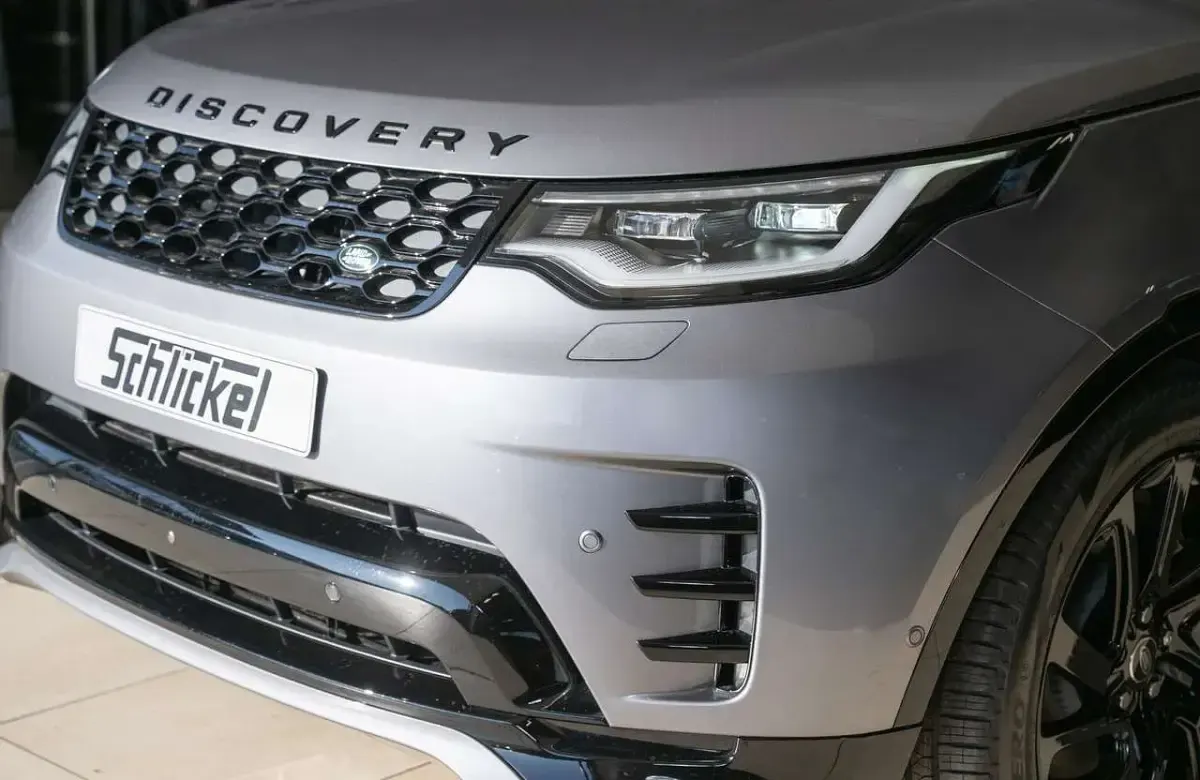 Gebraucht Land Rover Discovery SE Dynamic 249 PS (183 kW) 2025 Eiger grey metallic SUV