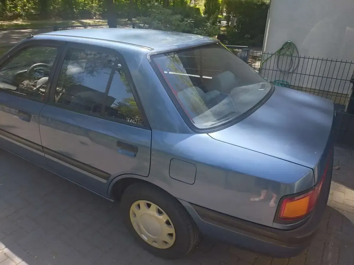 Gebraucht Mazda 323 84 PS (61 kW) 1990 Limousine