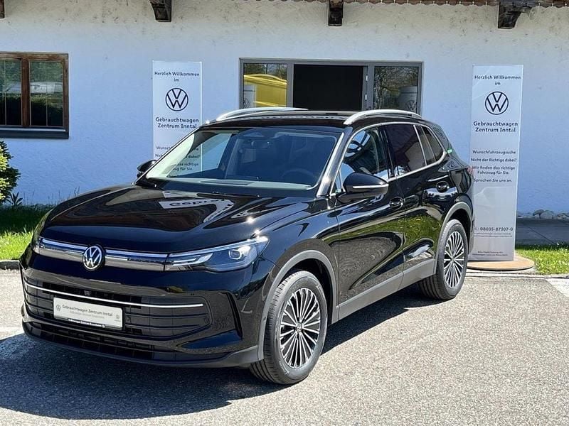 Nowe VW Tiguan 150 KM (110 kW) 2026 Czarny SUV