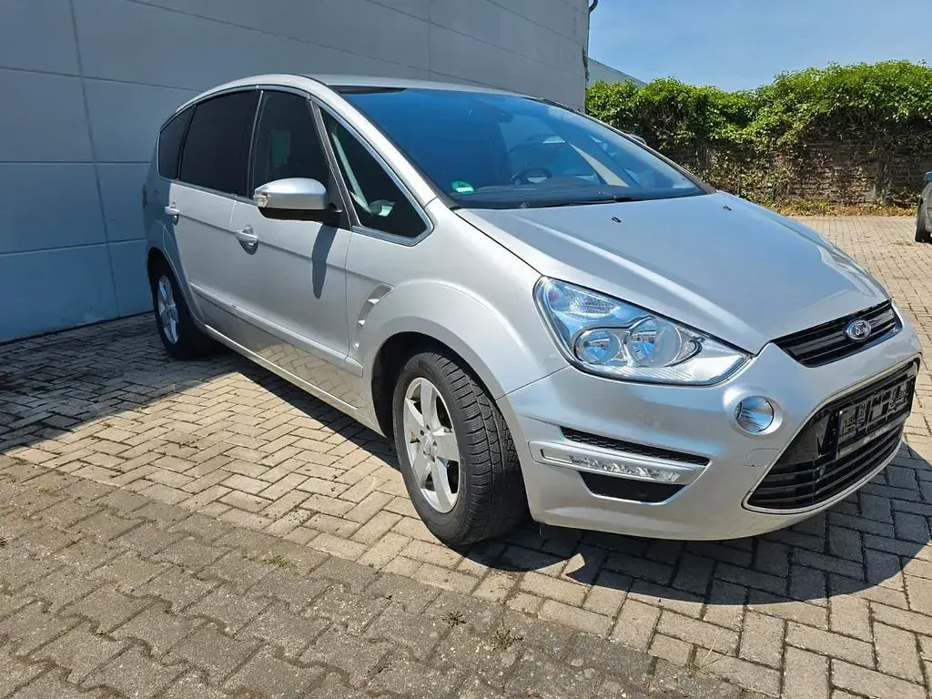Gebraucht Ford S-MAX Titanium 163 PS (119 kW) 2011 Silber Van / Kleinbus