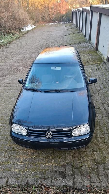 Schwarz Gebraucht 2001 VW Golf IV Kleinwagen | 2.000 € (Teuer) - Bild 1/4
