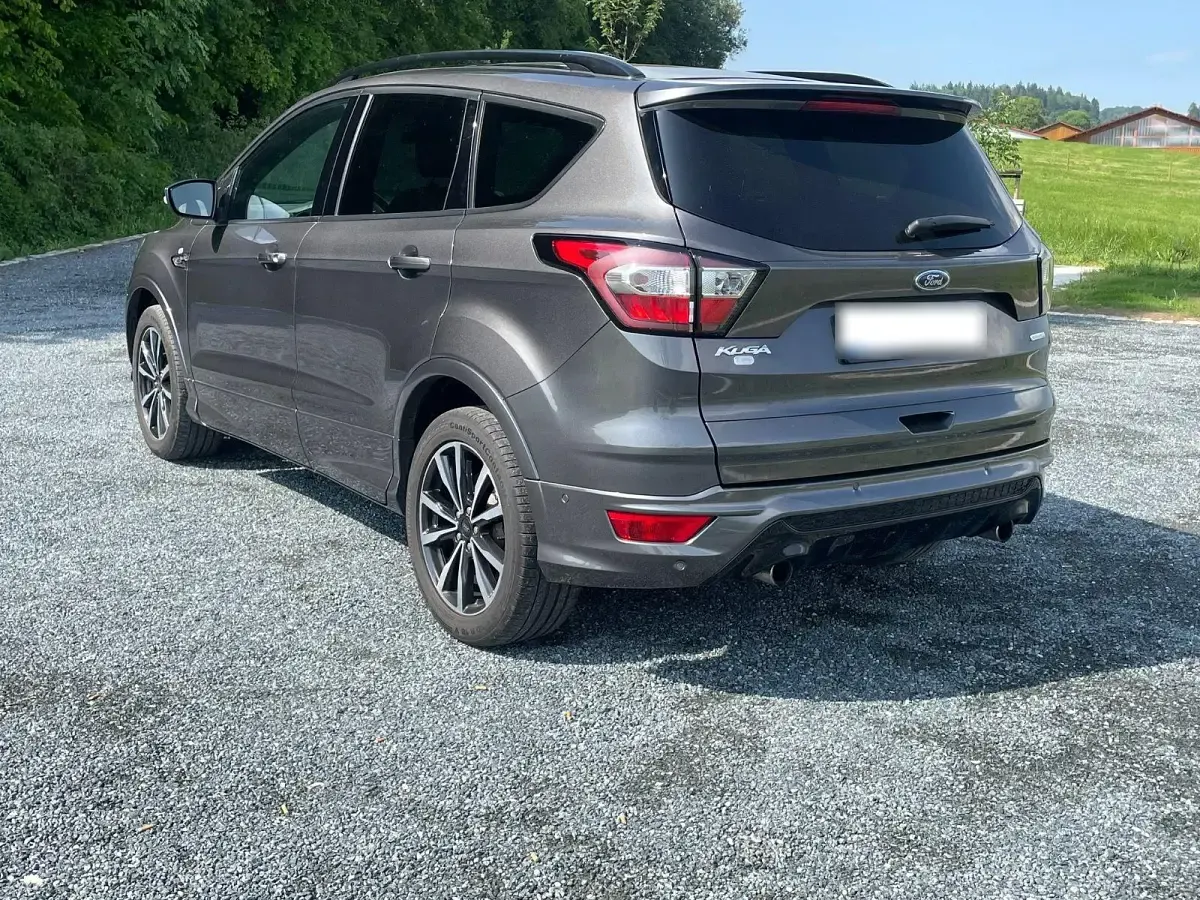 Gebraucht Ford Kuga ST-Line 150 PS (110 kW) 2017 Grau SUV