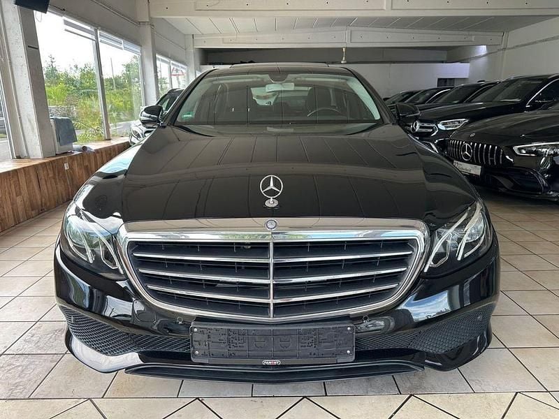 Gebraucht Mercedes E220 194 PS (142 kW) 2017 Schwarz Limousine