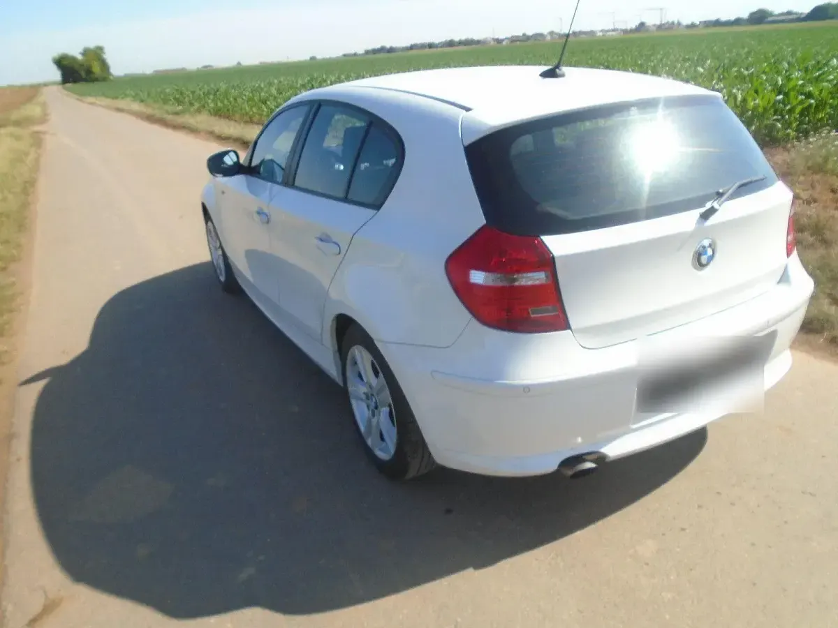 Gebraucht BMW 116 122 PS (89 kW) 2010 Weiß Kleinwagen