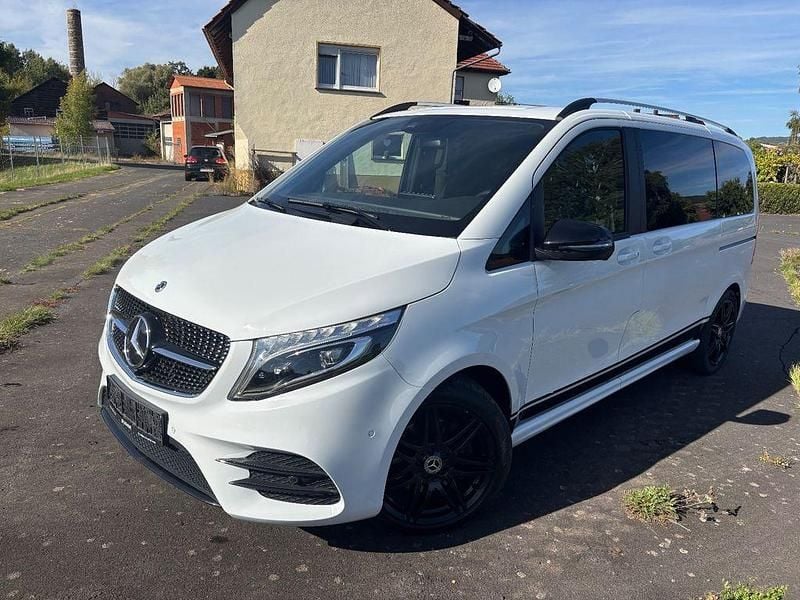 Weiß Gebraucht 2021 Mercedes V300 Edition Van / Kleinbus | 52.250 € (Fairer Preis) - Bild 1/4