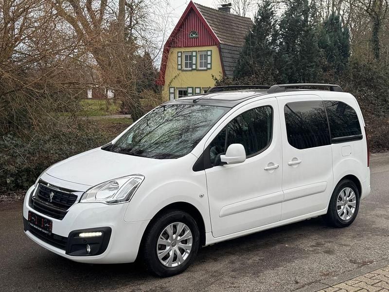 Gebraucht Peugeot Partner Tepee Allure 120 PS (88 kW) 2015 Van / Kleinbus