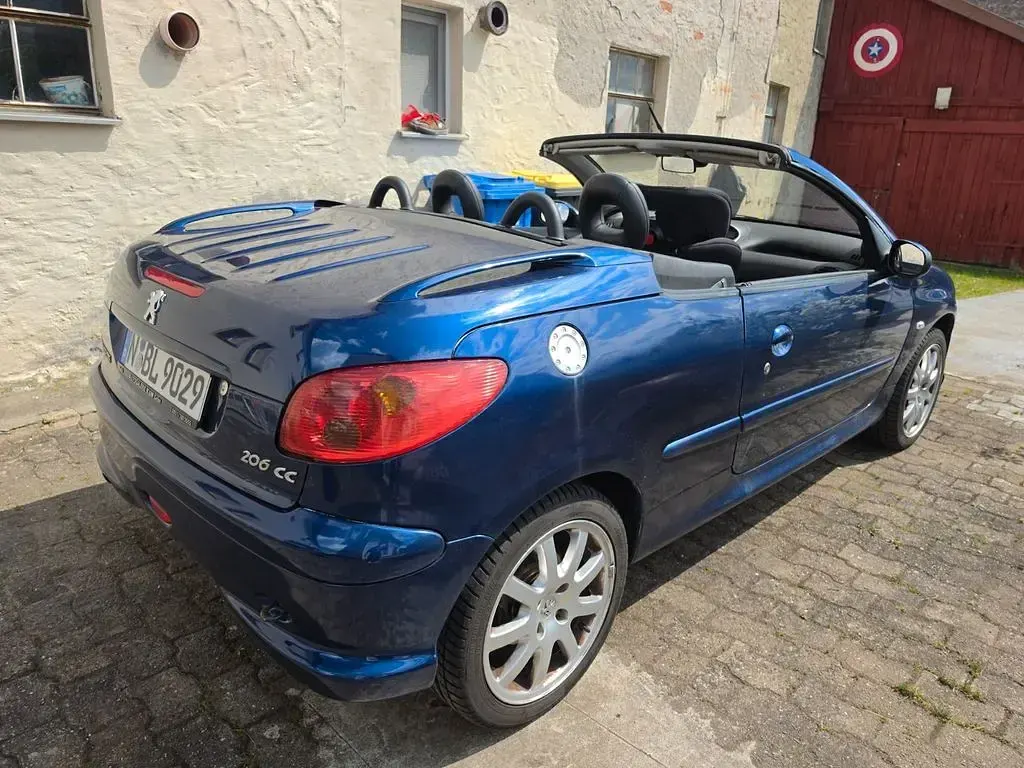 Gebraucht Peugeot 206 CC Quiksilver 109 PS (80 kW) 2006 Blau Cabrio