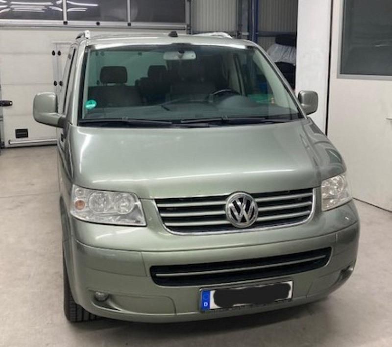 Gebraucht VW Multivan Highline 174 PS (127 kW) 2007 Grün Van