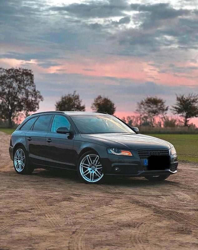 Grau Gebraucht 2011 Audi A4 Kombi | 6.500 € (Fairer Preis) - Bild 1/4