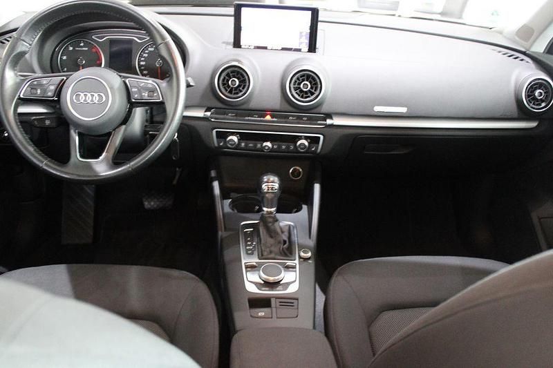 Gebraucht Audi A3 Design 116 PS (85 kW) 2018 Silber Limousine