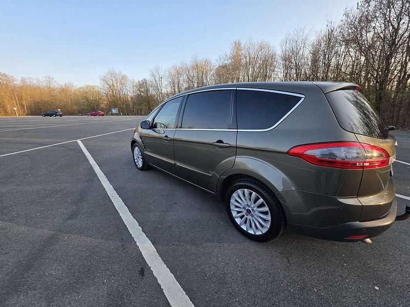 Gebraucht Ford S-MAX Titanium 140 PS (102 kW) 2014 Van / Kleinbus