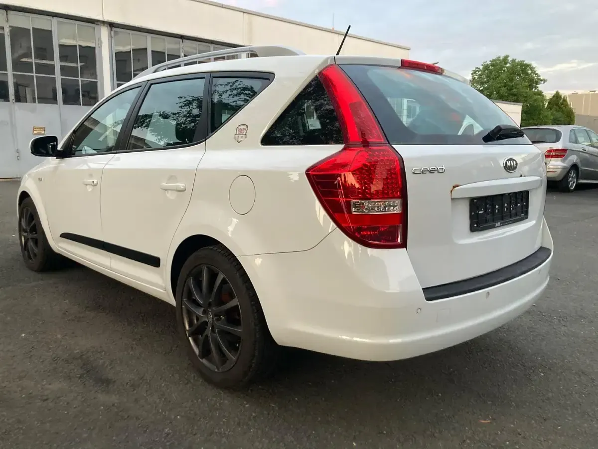 Gebraucht Kia Ceed DREAM-TEAM Edition 116 PS (85 kW) 2012 Kleinwagen