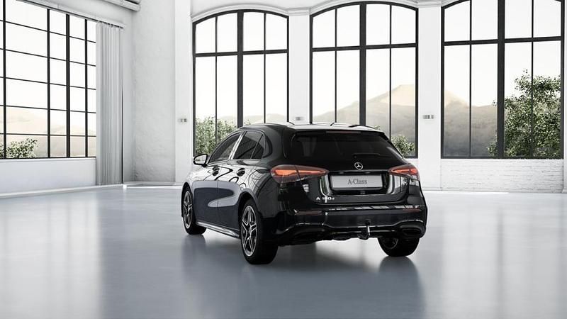 Gebraucht Mercedes A180 Night 116 PS (85 kW) 2025 Schwarz Limousine