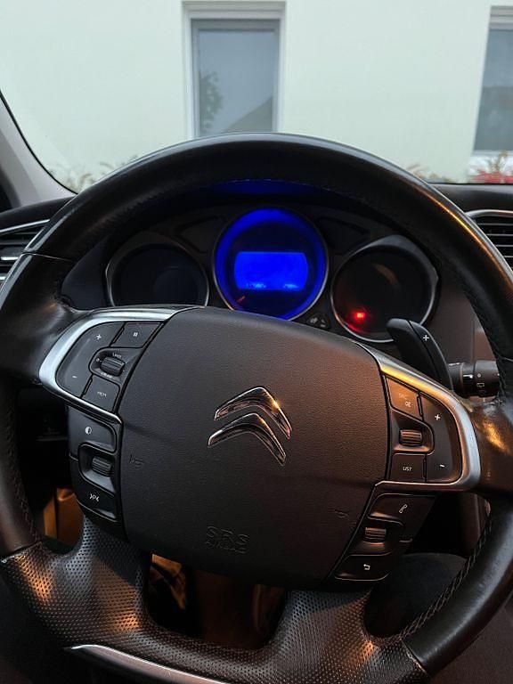 Gebraucht Citroën C4 Exclusive 156 PS (114 kW) 2013 Beige Limousine