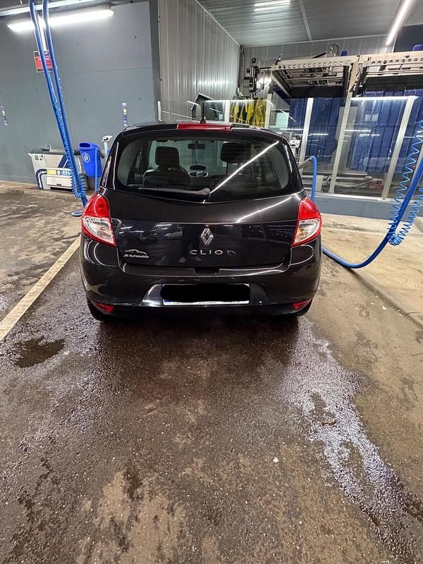 Gebraucht Renault Clio III 75 PS (55 kW) 2010 Schwarz Kleinwagen
