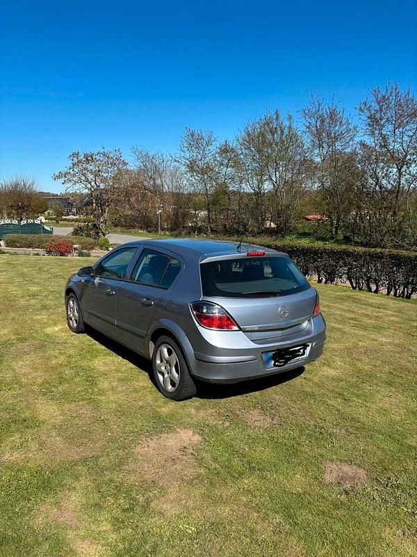 Second-hand Opel Astra 90 CP (66 kW) 2008 Berlinǎ