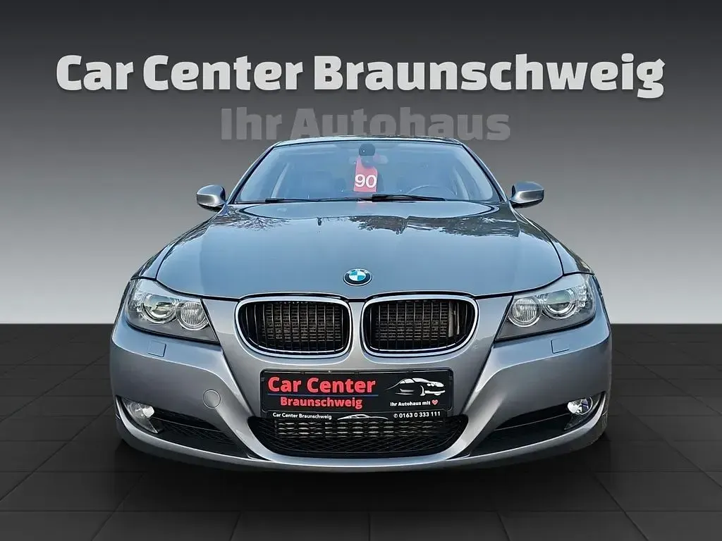 Gebraucht BMW 320 Sport Line 184 PS (135 kW) 2011 Grau Limousine