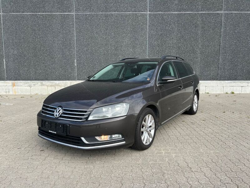 Schwarz Gebraucht 2012 VW Passat Comfortline Kombi | 4.500 € (Superpreis) - Bild 1/4
